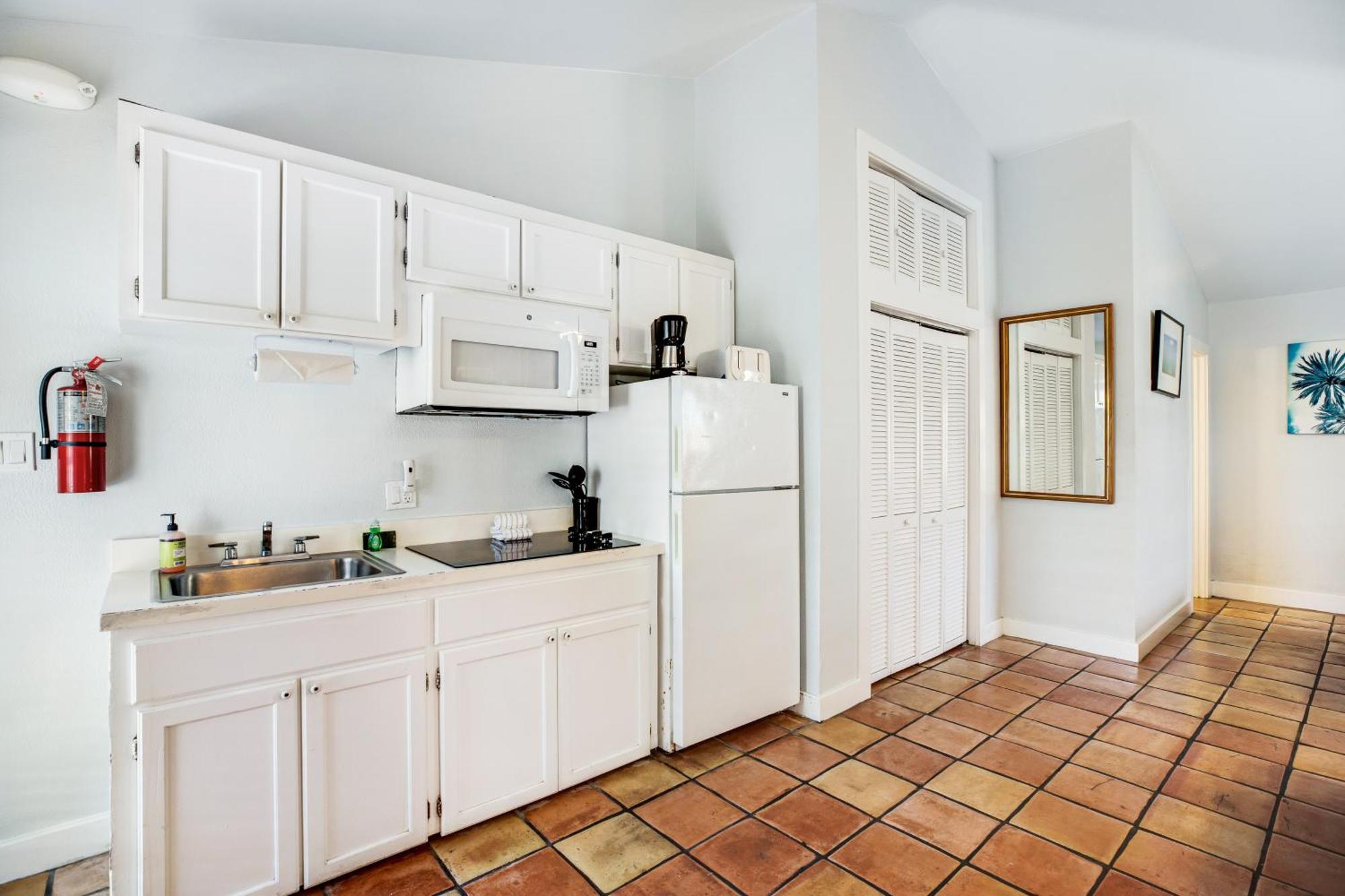 Southernmost Sanctuary Villa Key West Room photo